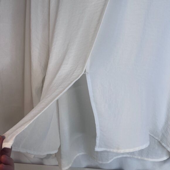 Apt 9 Satiny Flowy Blouse White Size XL Neutral Basic Minimalist Office Work - Picture 6 of 10